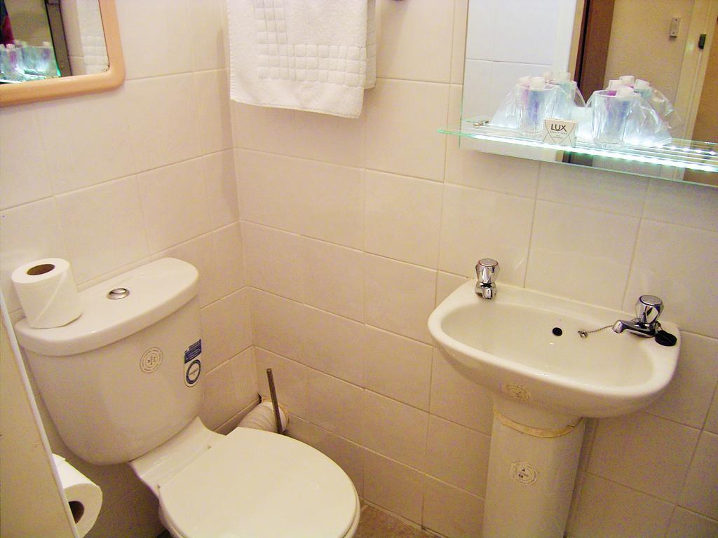 The Ellesmere Hotel איסטבורן מראה חיצוני תמונה